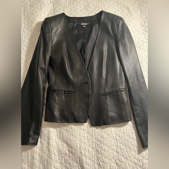 Gorgeous Black Leather Jacket – Perfect Condition - Picture 2 of 12